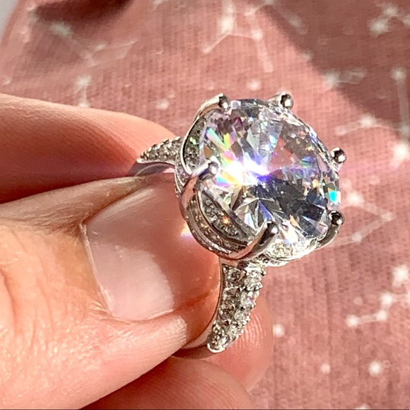 925 Sterling Silver CZ Ring Sz 7 - Picture 4 of 15